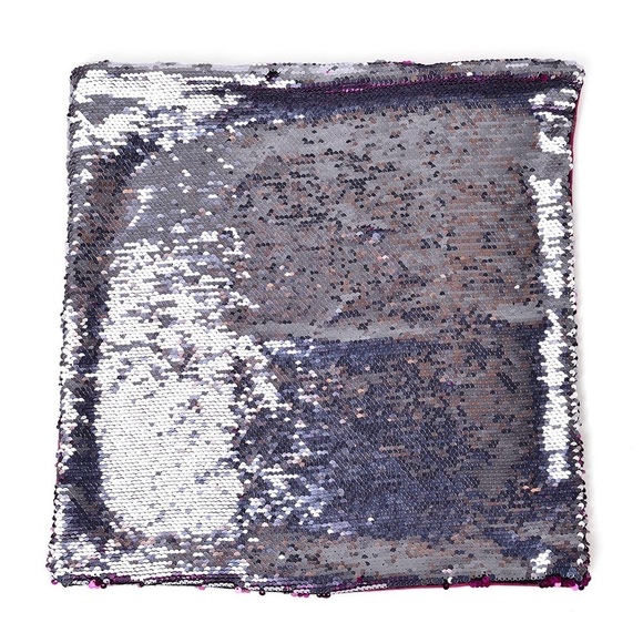 2 Sequin color change Pillow Cases NWOTS - Picture 4 of 11